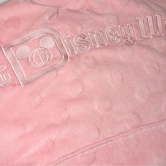 Disney Parks Walt Disney World Piglet Pink Fuzzy Spirit Jersey 2022 size Large - Picture 9 of 9